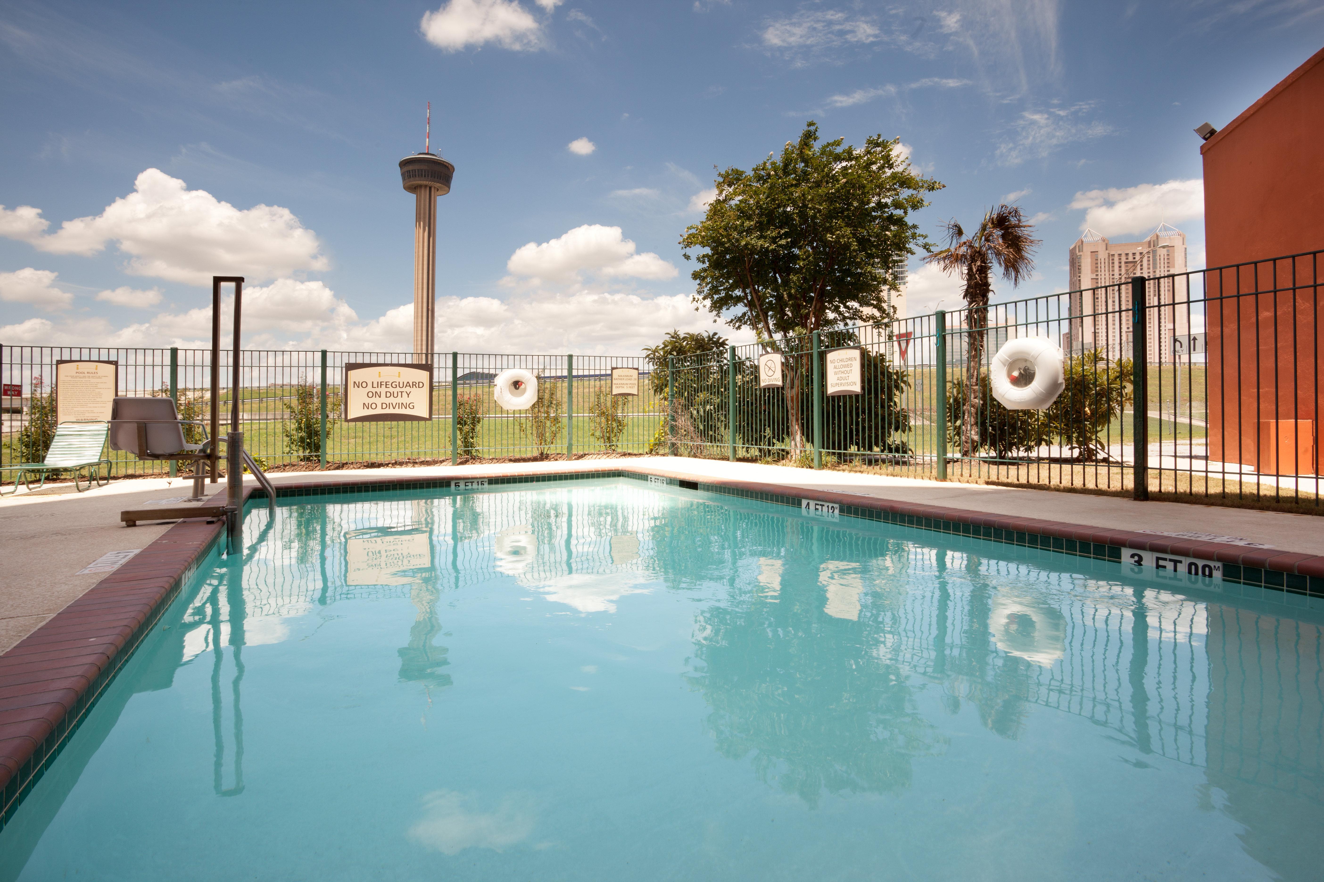 Staybridge Suites San Antonio Downtown Convention Center, An Ihg Hotel Exterior photo